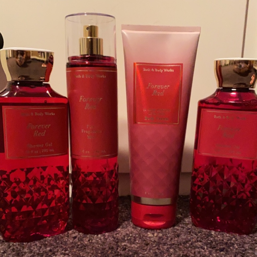 Forever Red 4 Piece Set